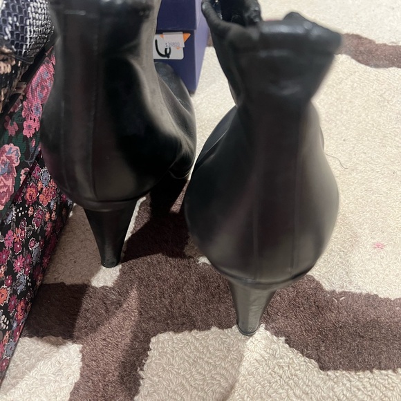 Bottega Veneta black leather high heel ankle boots size 40 - Picture 6 of 7